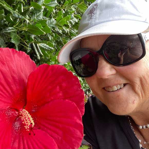 Meet your Posher, Vicki - Picture 3 of 4